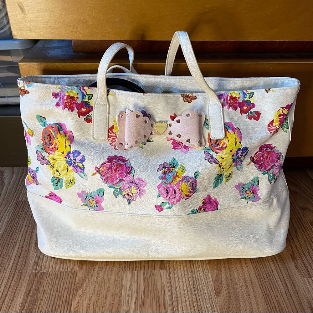 BETSEY JOHNSON WHITE MULTICOLORED FLORAL PRINT TOTE BAG PURSE